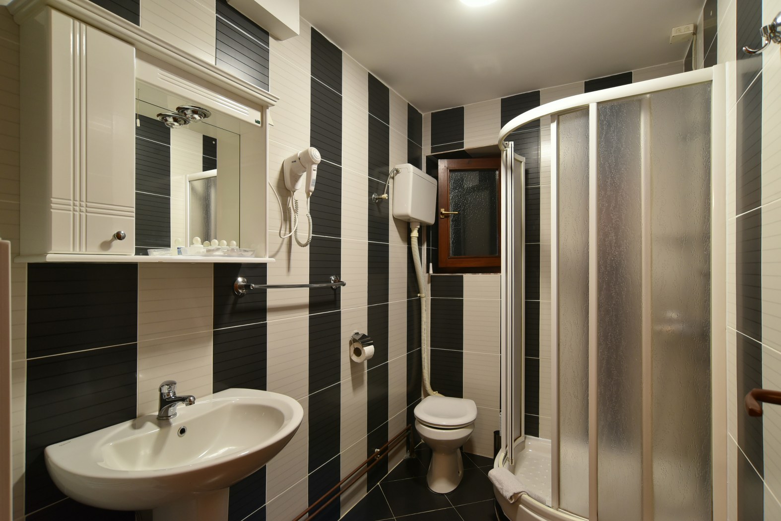 http://site.vilamaric.rs/wp-content/uploads/2015/12/DSC_0094_1574x1050.jpg